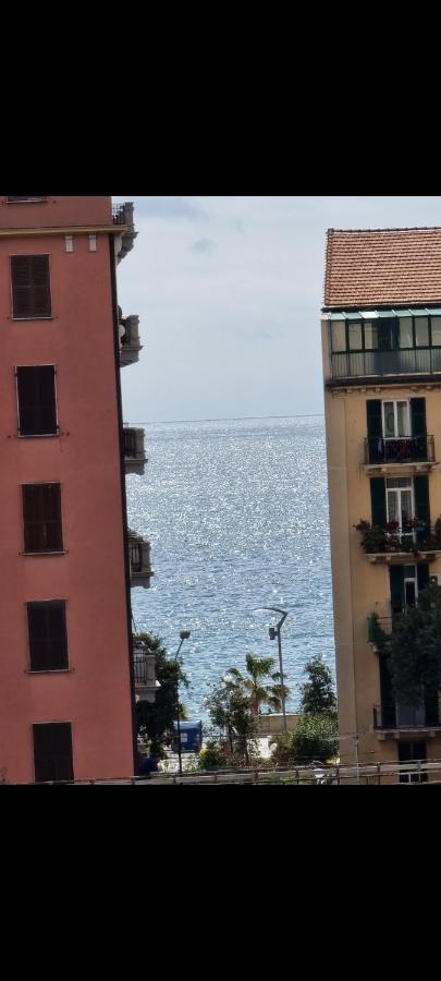 Al Mare Da Gaia Apartment Savona Bagian luar foto