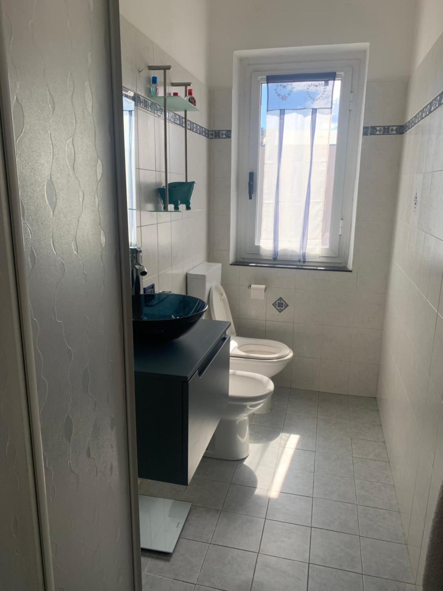 Al Mare Da Gaia Apartment Savona Bagian luar foto